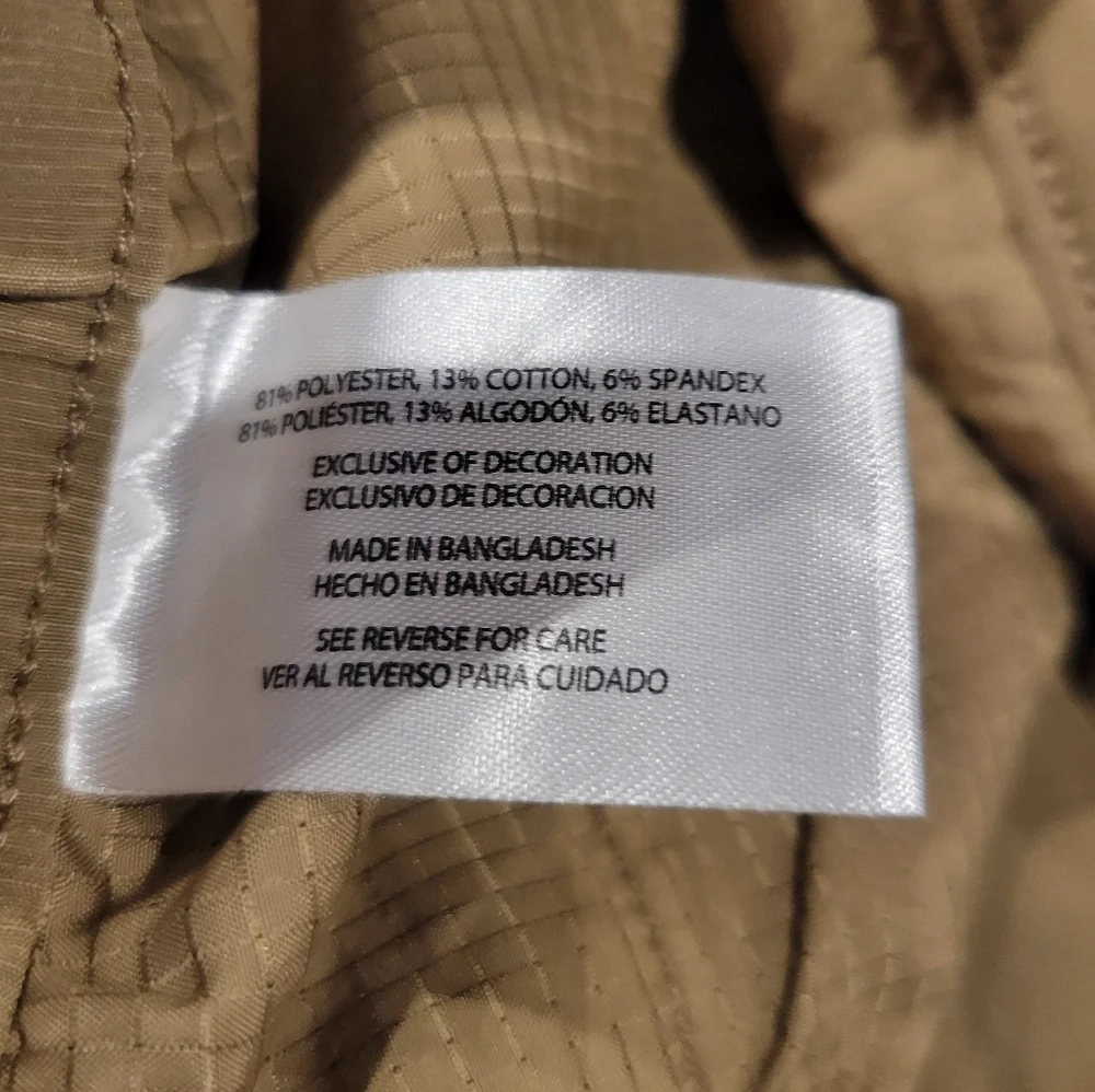 Banana republic men's size 36 khaki colored outdoor shorts 10in Inseam
